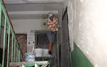 Свята проходять, а ремонти в під’їздах не мають кінця.