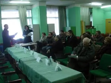 Чиновникам громада, як солдату канонада.